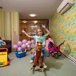 Family Luxury Terra - 4 Star Free Resort, Golf I Skiing * Banszko